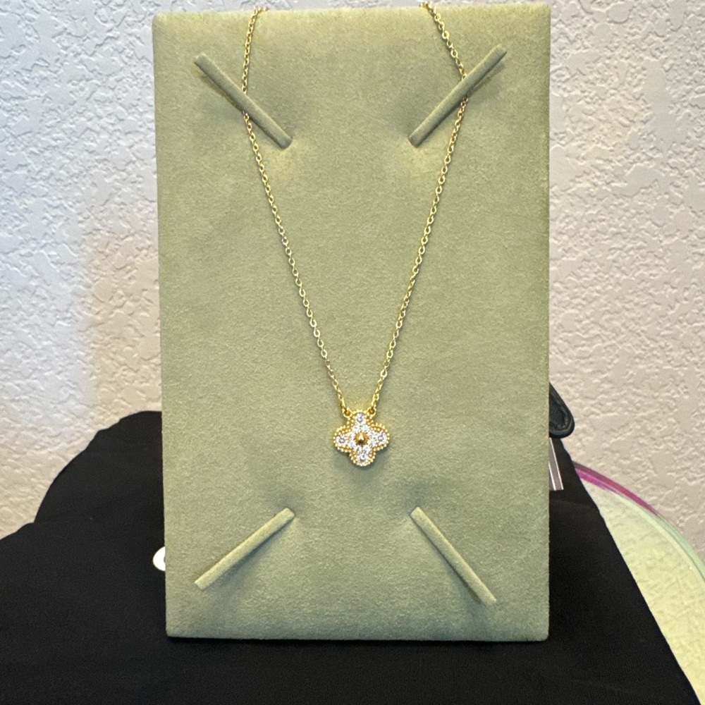 Alhambra Necklace
